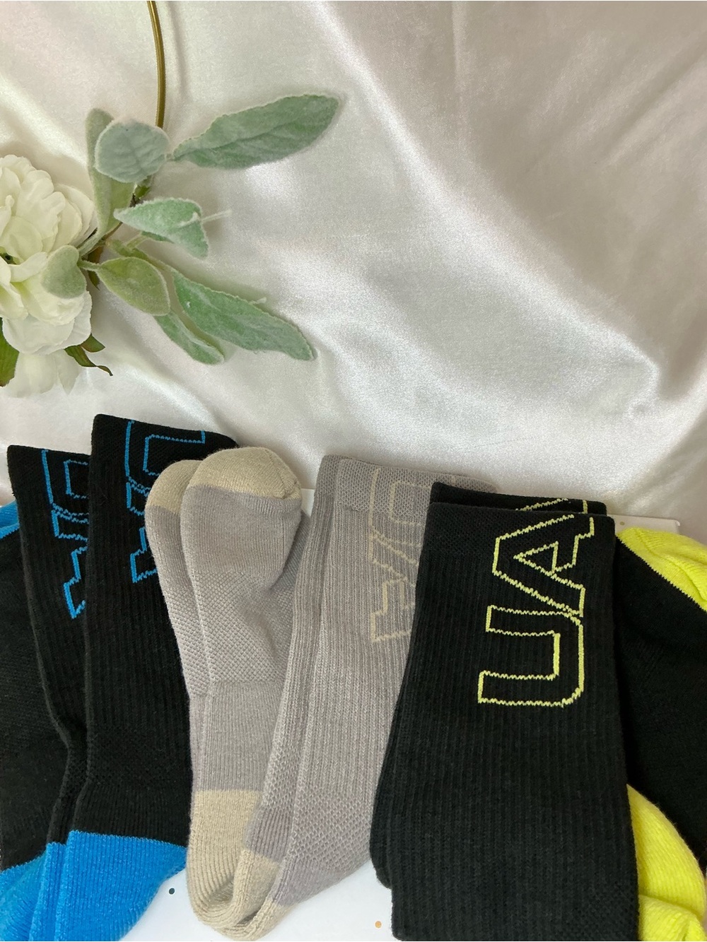 NWOT Under Armour Athletic Mid Calf Socks 3 Pair